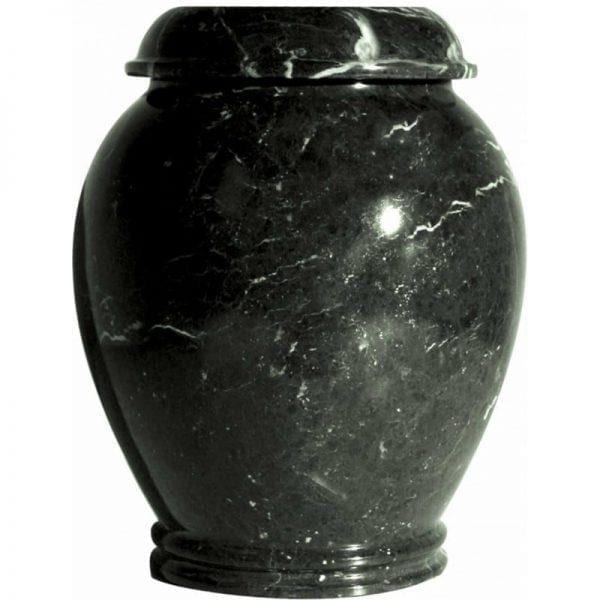 urne funéraire en marbre vert foncé présentée sous un format vase cinéraire pour accueillir les cendres d'un être cher
