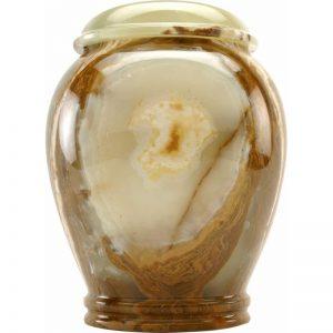 urne funéraire en marbre onyx beige foncé est présentée sous forme de vase et contribue à offrir un hommage personnalisé au défunt