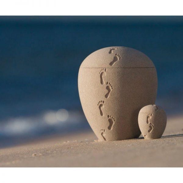 urne funéraire en sable avec empreintes faite au Québec par Atelier Côtier