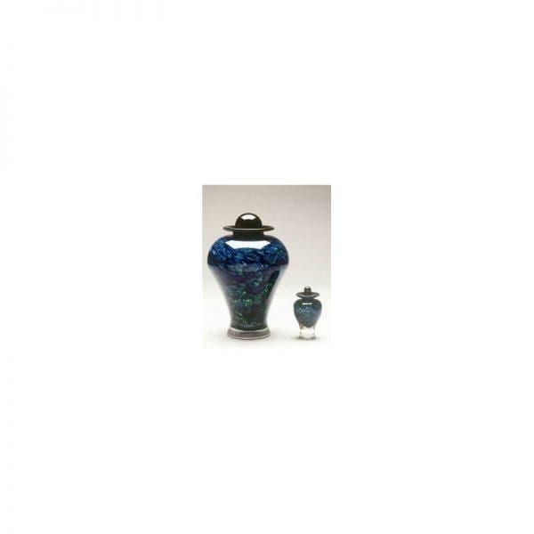 urne funéraire en verre soufflé Céleste offerte dans une teinte bleu cobalt